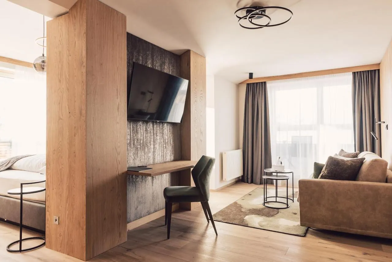 Hotel Schoene Aussicht Sölden 4*,