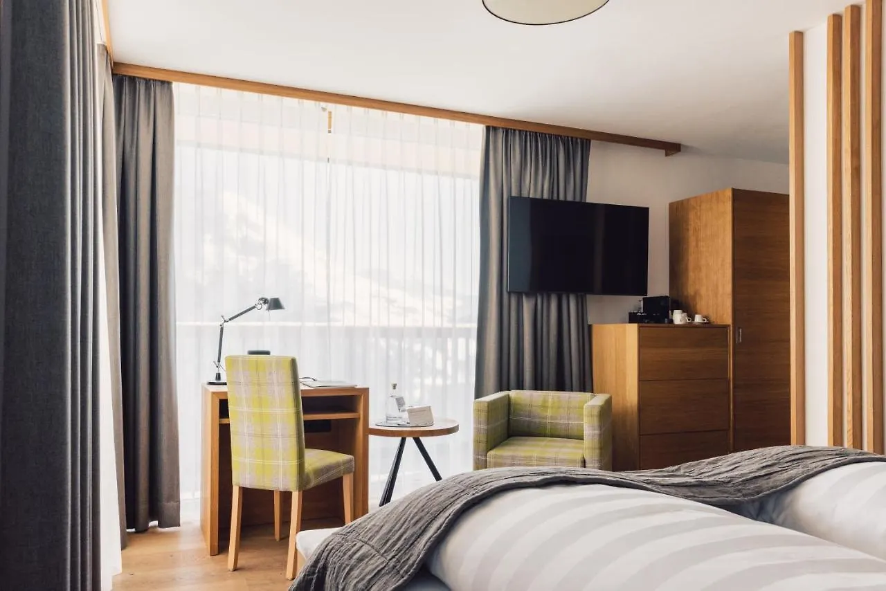 Hotel Schoene Aussicht Sölden Austria
