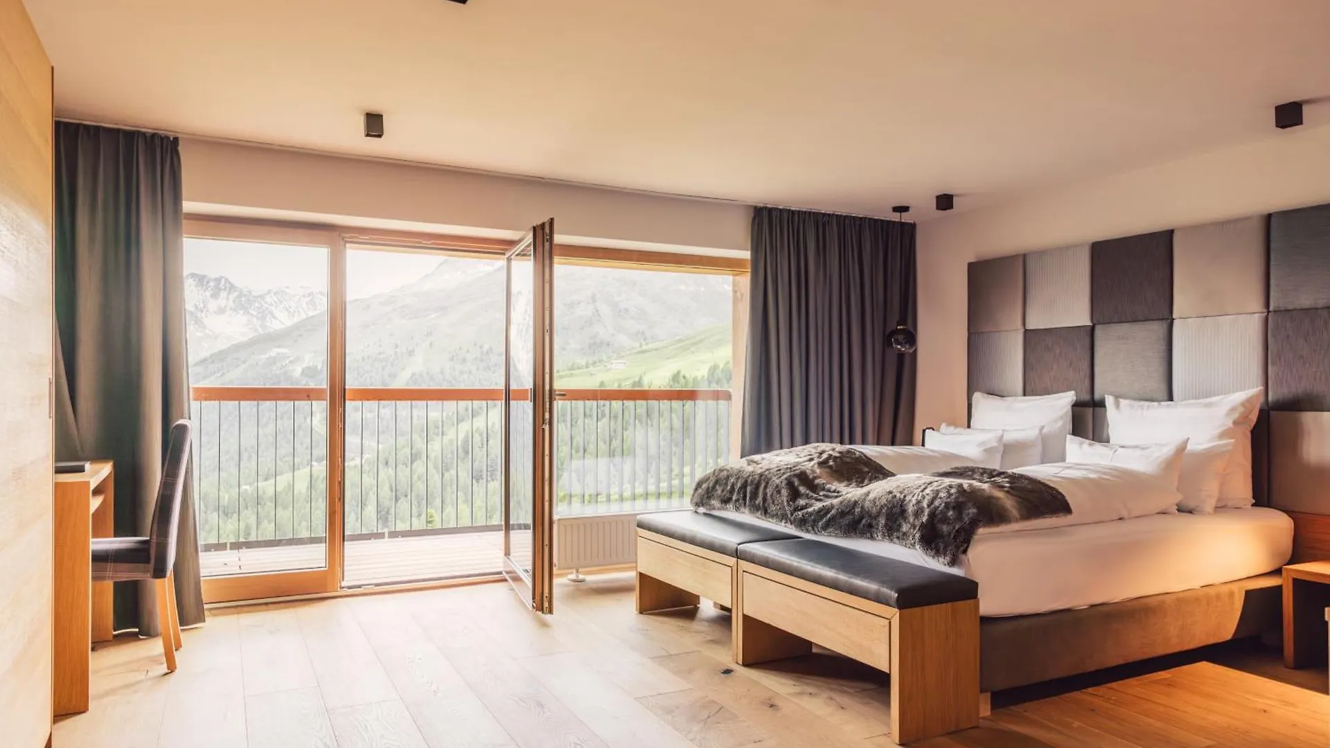 Hotel Schoene Aussicht Sölden Austria